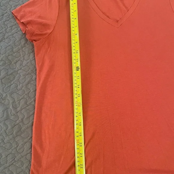 Quince modal cotton Women's V-Neck Orange tee in Color burnt sienna - Picture 6 of 7